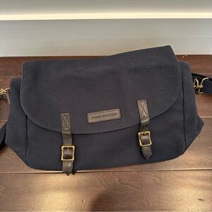 Brooks brothers messenger bag